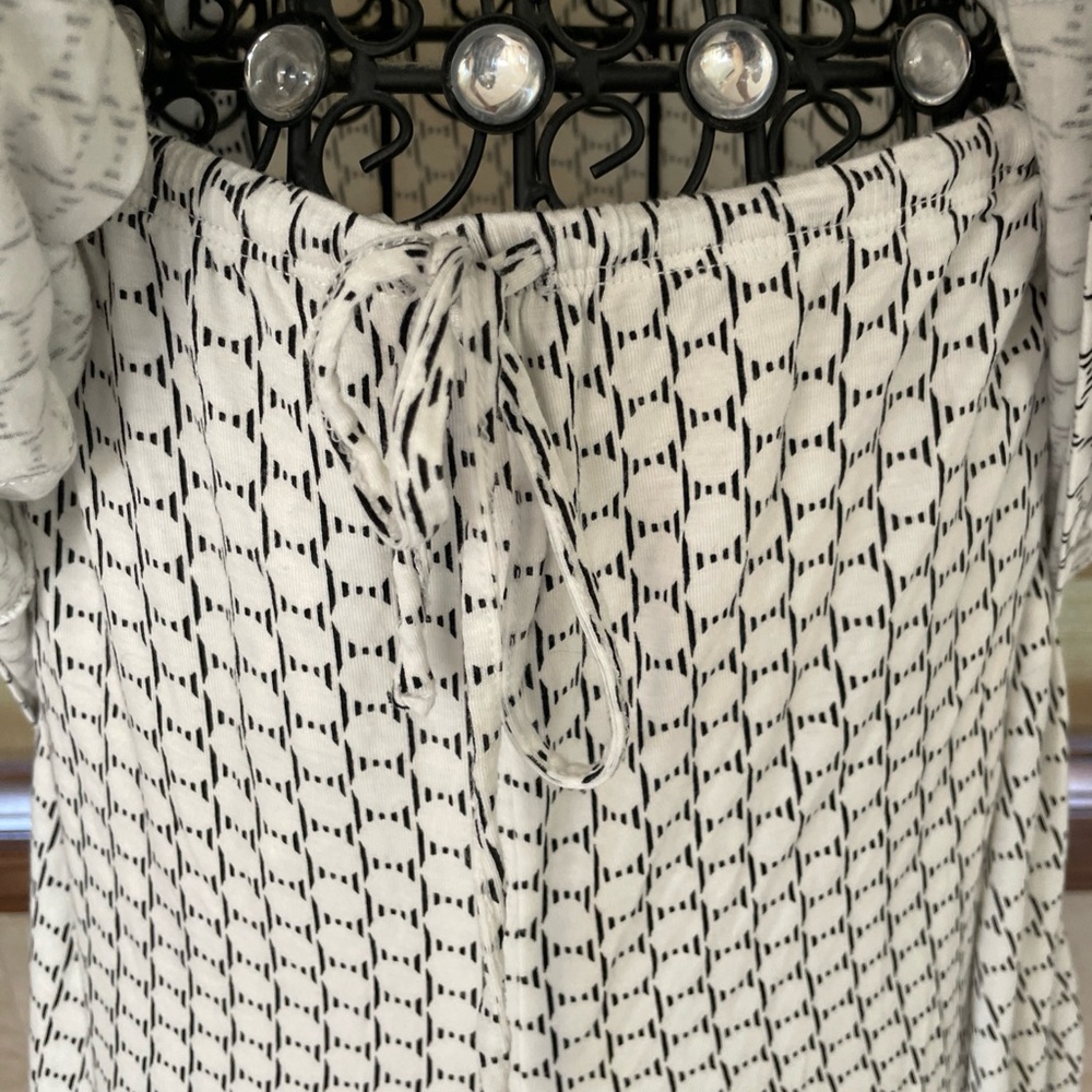 Ellen Tracy 2-Piece Black/White Geometric Print Sleeveless Stretch Pajama Set - Picture 6 of 14